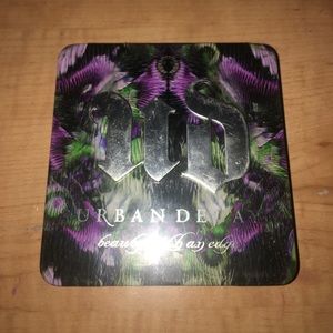 URBAN DECAY SINGLE EYE SHADOW PALETTE W/ 4 SHADOWS